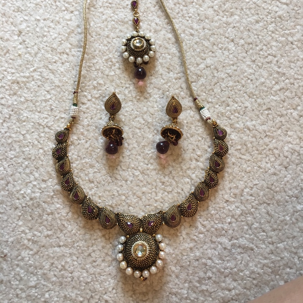 SOLD-Indian necklace set.
